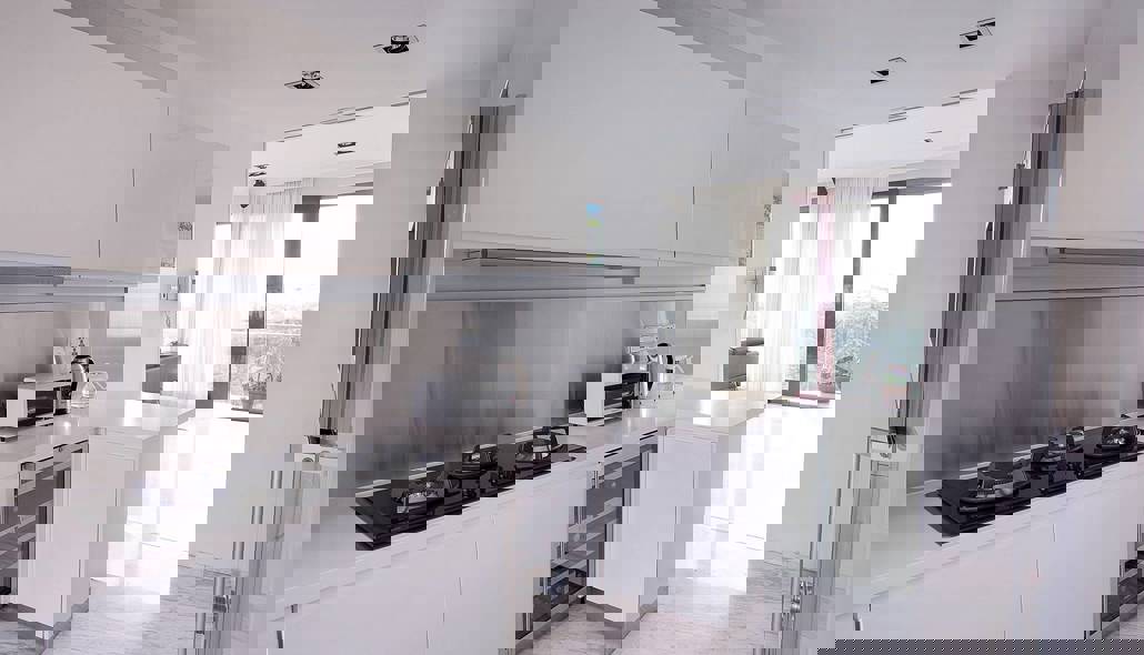 Portfolio 82 ( Arcus - Jade White )